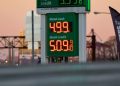 Average U.S. gas price hits $4 for the first time since 2022
